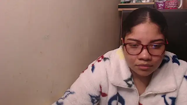 Snapshot of madelene chatting on 09-09-25, 12:54 madelene online show from 09-09-25, 12:54