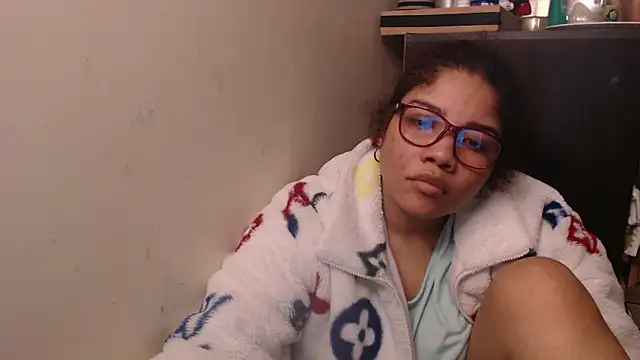 Snapshot of madelene chatting on 09-28-25, 02:28 madelene online show from 09-28-25, 02:28