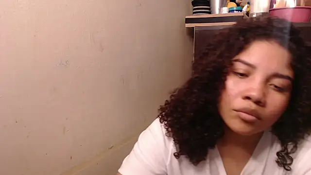 Snapshot of madelene chatting on 09-29-25, 12:27 madelene online show from 09-29-25, 12:27