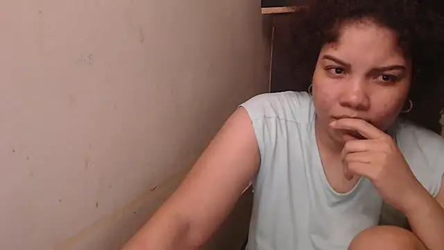 Snapshot of madelene chatting on 10-03-25, 06:10 madelene online show from 10-03-25, 06:10