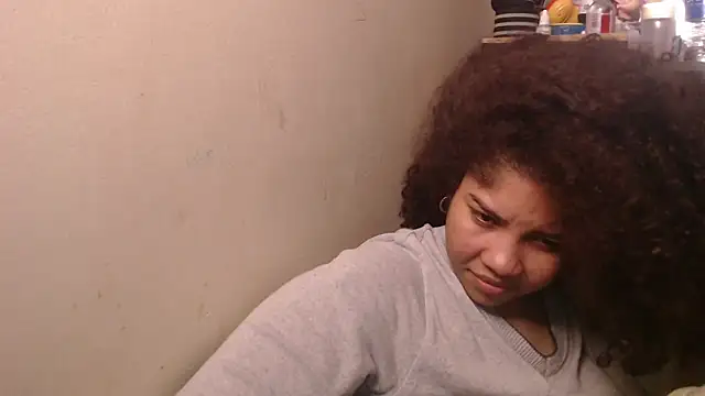 Snapshot of madelene chatting on 10-10-25, 04:11 madelene online show from 10-10-25, 04:11