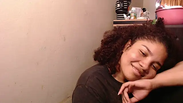 Snapshot of madelene chatting on 10-14-25, 02:23 madelene online show from 10-14-25, 02:23