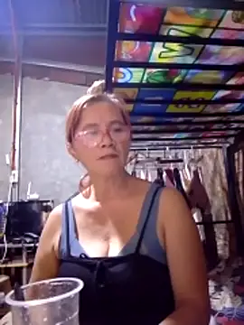 Snapshot of SexyHottMom chatting on 02-22-26, 06:35 SexyHottMom online show from 02-22-26, 06:35