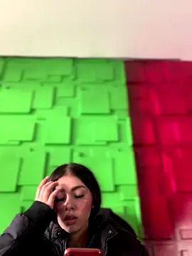 Snapshot of Linda_LS chatting on 10-06-25, 01:41 Linda LS online show from 10-06-25, 01:41