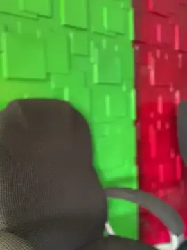 Linda LS online show from 10-31-25, 01:34