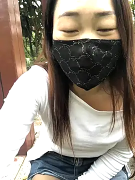 Snapshot of hhouq936 chatting on 09-12-25, 02:00 hhouq936 online show from 09-12-25, 02:00