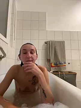 Snapshot of Emilia_Mausi chatting on 10-06-25, 07:22 Emilia Mausi online show from 10-06-25, 07:22