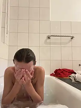 Snapshot of Emilia_Mausi chatting on 10-07-25, 07:33 Emilia Mausi online show from 10-07-25, 07:33