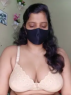 Snapshot of Rose-luckey chatting on 07-18-26, 07:06 Rose-luckey online show from 07-18-26, 07:06