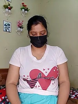 Snapshot of Rose-luckey chatting on 07-20-26, 12:29 Rose-luckey online show from 07-20-26, 12:29