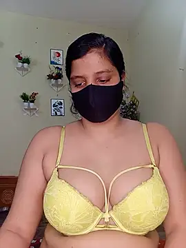 Snapshot of Rose-luckey chatting on 07-28-26, 01:43 Rose-luckey online show from 07-28-26, 01:43