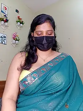 Snapshot of Rose-luckey chatting on 07-31-26, 01:43 Rose-luckey online show from 07-31-26, 01:43