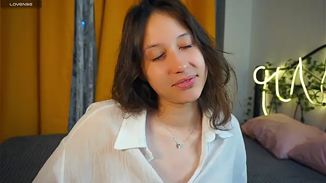 BeckyBurgh online show from 10-16-25, 06:20