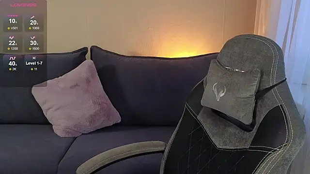 CarolineGuthrie online show from 09-12-25, 01:00