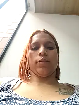 Snapshot of Zoe73_ chatting on 10-18-25, 08:09 Zoe73  online show from 10-18-25, 08:09