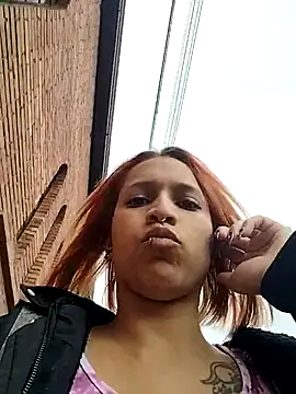 Snapshot of Zoe73_ chatting on 10-20-25, 07:14 Zoe73  online show from 10-20-25, 07:14