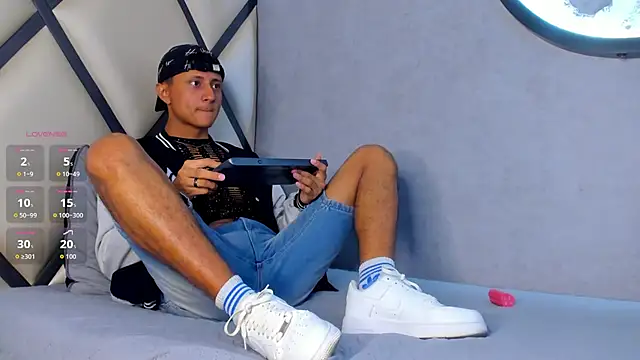  Leohot  online show from 09-14-25, 03:27