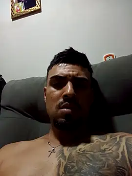 Snapshot of nnyzinho17 chatting on 12-17-25, 09:32 nnyzinho17 online show from 12-17-25, 09:32