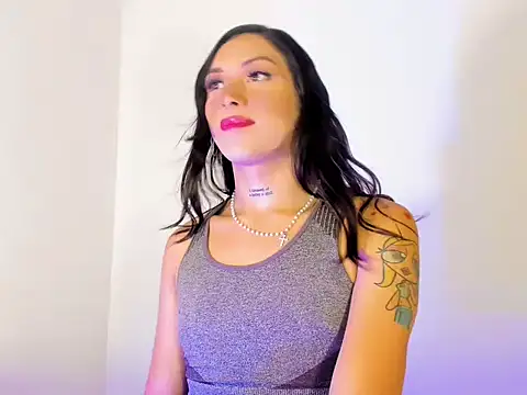 Snapshot of Megan_Gil_ chatting on 09-14-25, 11:15 Megan Gil online show from 09-14-25, 11:15