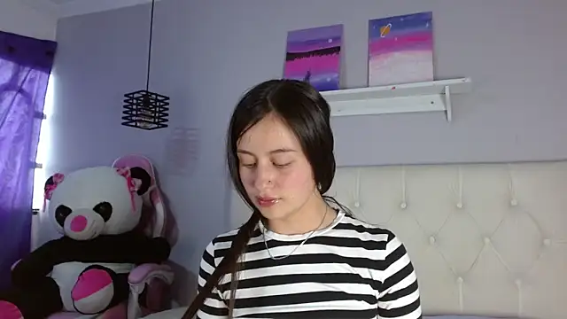 Zaaida  online show from 10-07-25, 02:03