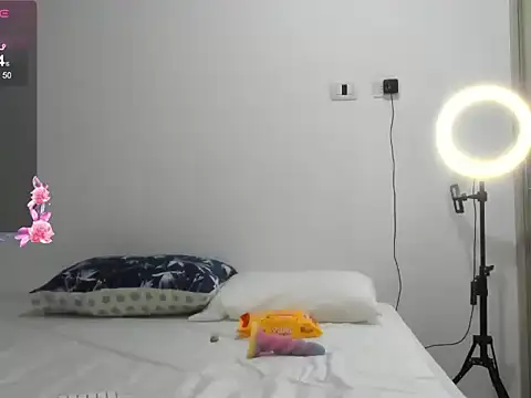 Snapshot of jhoanita_fantasy chatting on 11-23-25, 01:38 jhoanita fantasy online show from 11-23-25, 01:38