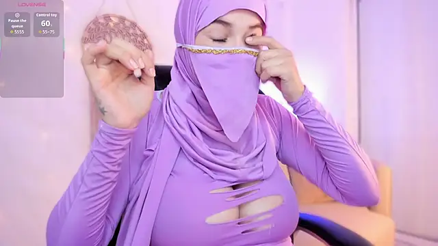 Snapshot of salma_isawwii chatting on 12-15-25, 02:54 salma isawwii online show from 12-15-25, 02:54