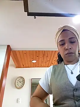 Snapshot of IVONNE_COLLINS33 chatting on 09-16-25, 04:08 IVONNE COLLINS33 online show from 09-16-25, 04:08