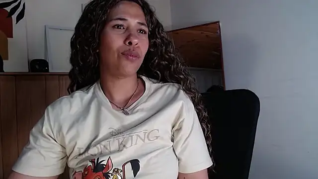 Snapshot of IVONNE_COLLINS33 chatting on 10-23-25, 03:50 IVONNE COLLINS33 online show from 10-23-25, 03:50