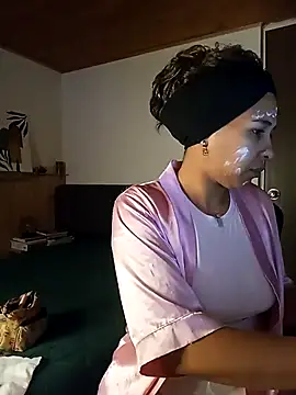 IVONNE COLLINS33 online show from 12-04-25, 10:24