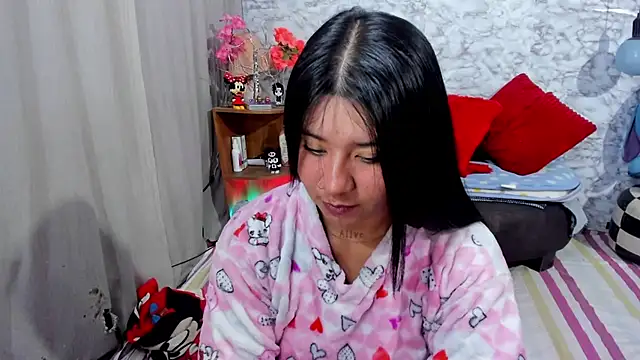 Snapshot of Shaden_11 chatting on 09-18-25, 01:40 Shaden 11 online show from 09-18-25, 01:40