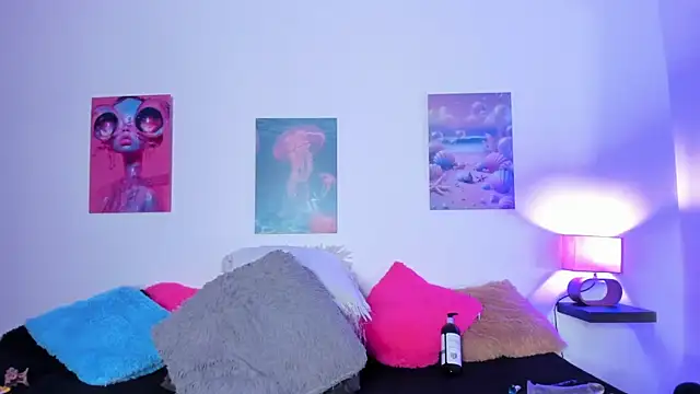 tyra bankss  online show from 12-20-25, 03:35