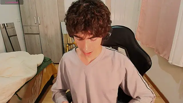 Nude Boy18 online show from 09-13-25, 04:23