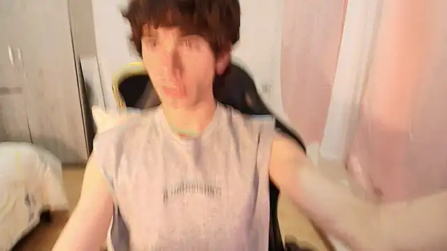 Nude Boy18 online show from 09-24-25, 12:14