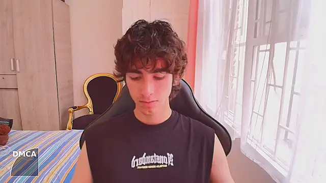 Nude Boy18 online show from 10-02-25, 04:03