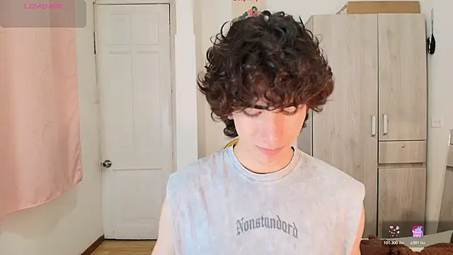 Nude Boy18 online show from 11-21-25, 03:38