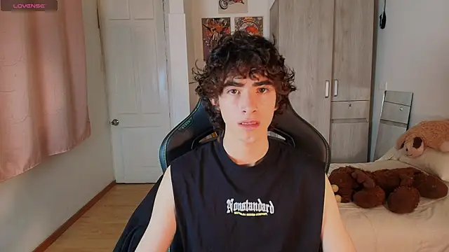 Nude Boy18 online show from 12-01-25, 02:38