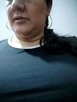 Snapshot of Aisha_manzur chatting on 11-28-25, 05:04 Aisha manzur online show from 11-28-25, 05:04