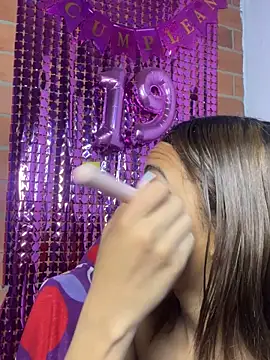 yumi hanna online show from 09-14-25, 07:57