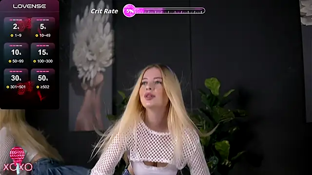 Snapshot of SerenaNoir chatting on 10-04-25, 02:09 SerenaNoir online show from 10-04-25, 02:09