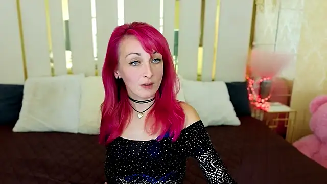 Snapshot of BrandyBloom chatting on 10-12-25, 07:35 BrandyBloom online show from 10-12-25, 07:35