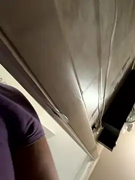 Snapshot of allybluee777 chatting on 01-08-26, 05:15 allybluee777 online show from 01-08-26, 05:15