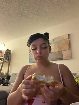 Snapshot of allybluee777 chatting on 02-08-26, 12:25 allybluee777 online show from 02-08-26, 12:25