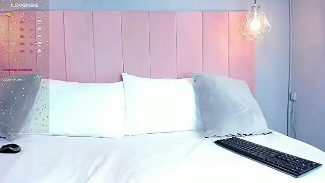 Snapshot of Cloe_Black chatting on 10-01-25, 04:40 Cloe Black online show from 10-01-25, 04:40