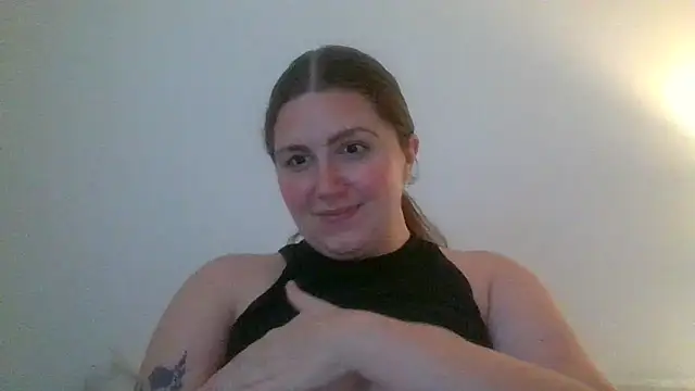 Snapshot of CherryJuneExperience chatting on 09-29-25, 07:40 CherryJuneExperience online show from 09-29-25, 07:40