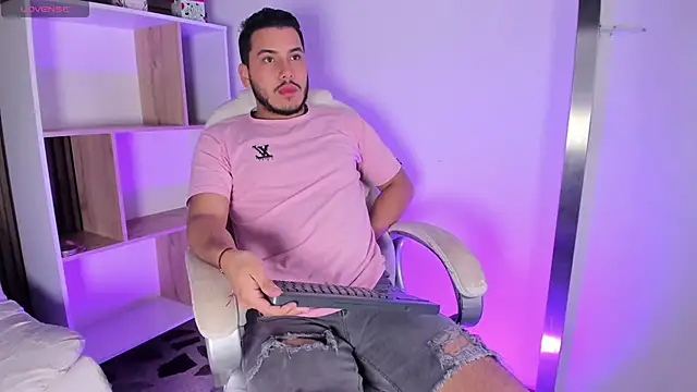 Axel grey  online show from 10-15-25, 12:27