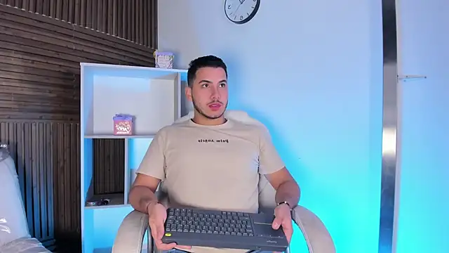 Axel grey  online show from 10-28-25, 12:19