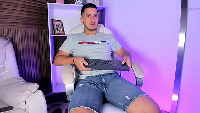 Axel grey  online show from 11-30-25, 01:04