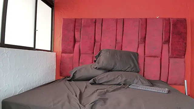 LilithVibe  online show from 12-19-25, 01:29