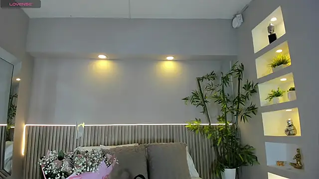 CarolineLee  online show from 11-13-25, 10:41