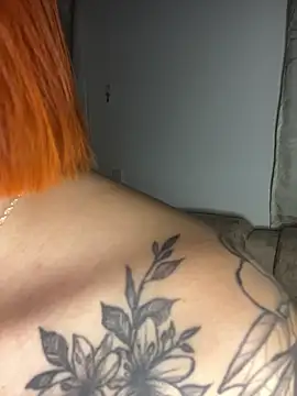 Snapshot of Alysson_LS chatting on 11-19-25, 02:22 Alysson LS online show from 11-19-25, 02:22